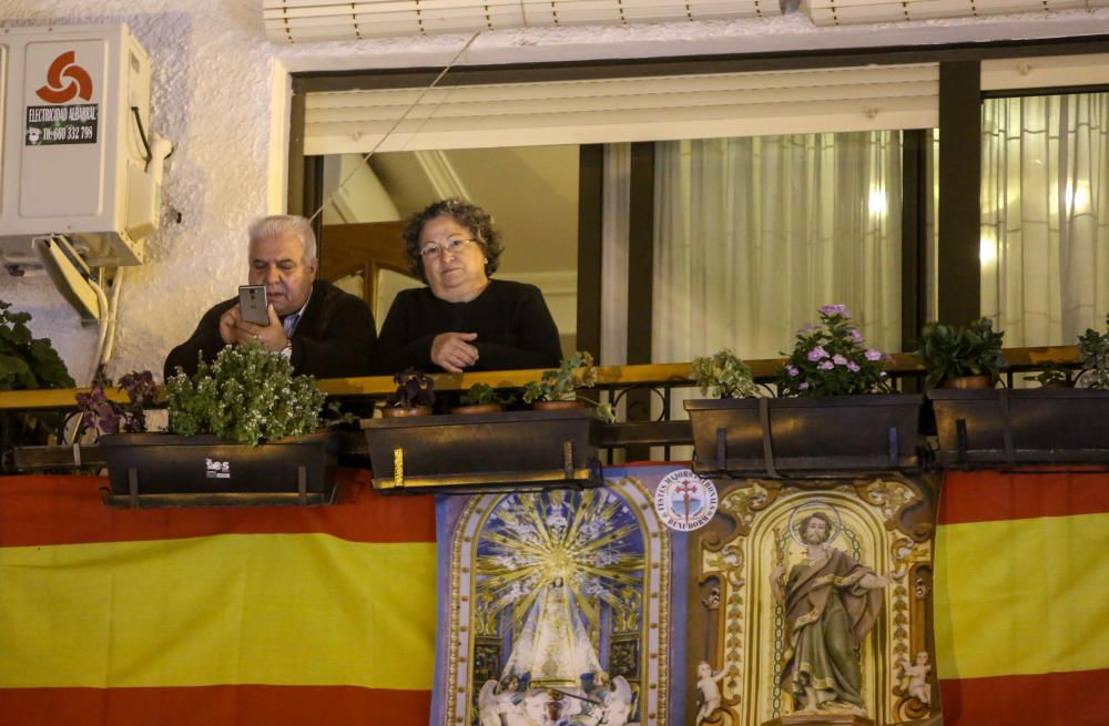 Varios momentos de la procesión que se celebró en honor al apóstol en Benidorm.