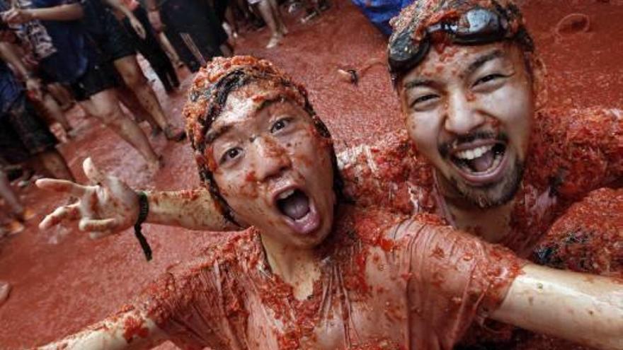 La Tomatina tiñe de rojo Buñol