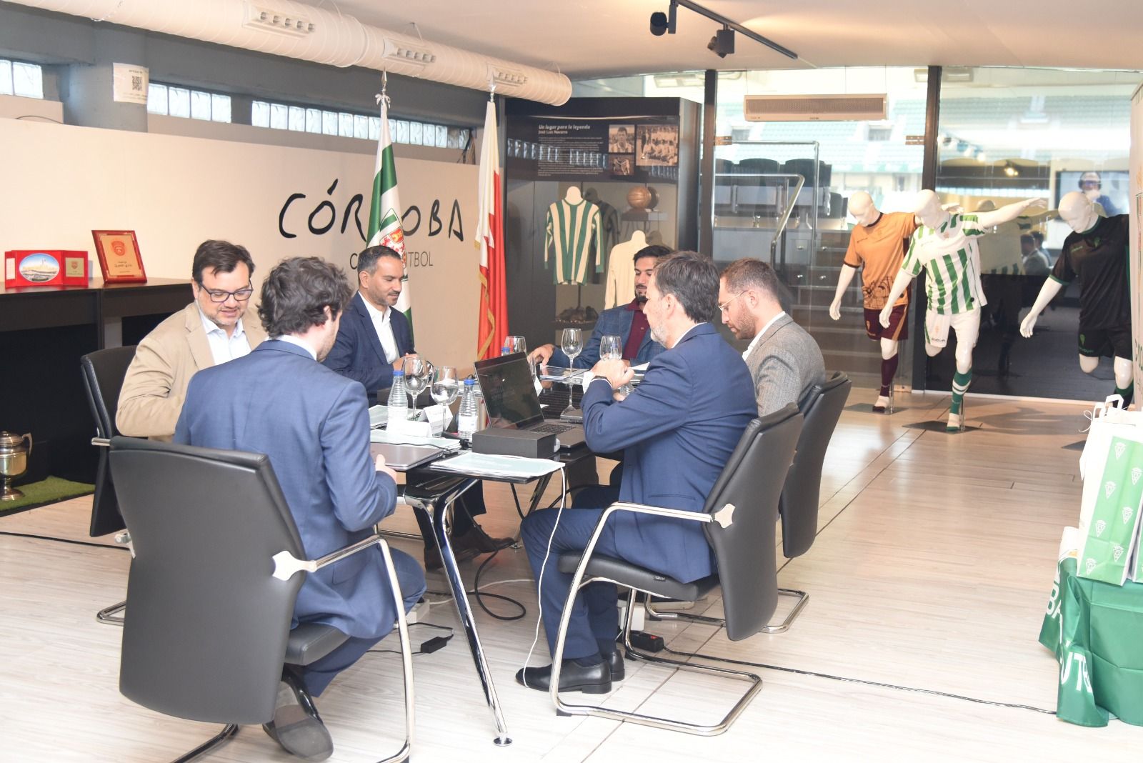 El consejo de administración del Córdoba CF se reúne en El Arcángel