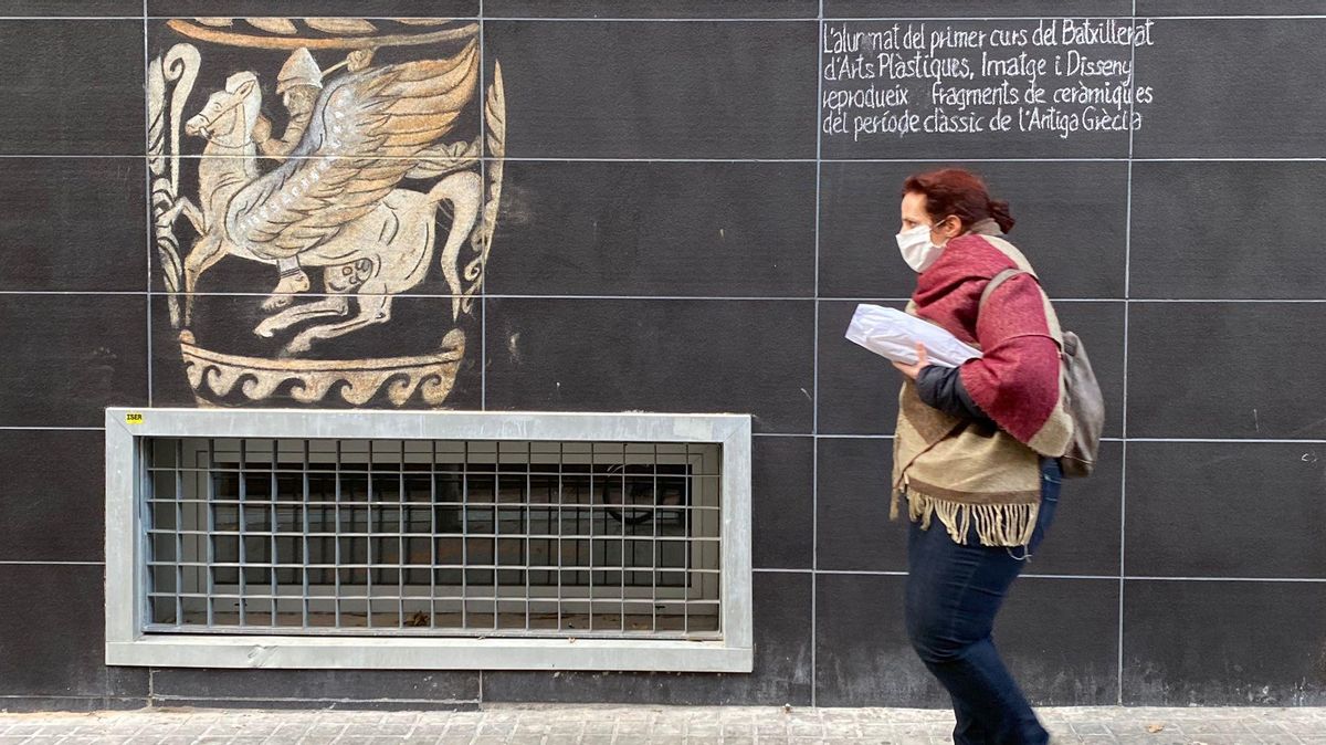 El mural dedicado a la Grecia antigua, hace un par de semanas