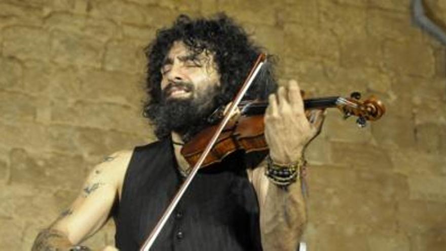 El violinista Ara Malikian en un moment del concert.