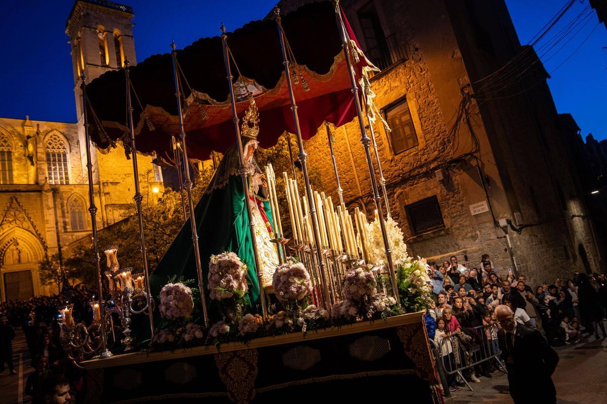 L’expectació per la Processó del Divendres Sant desborda el carrer