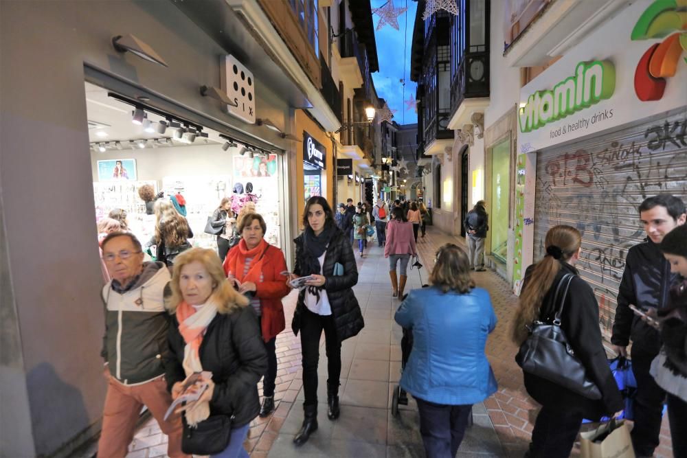 La campaña comercial Black Friday en Palma