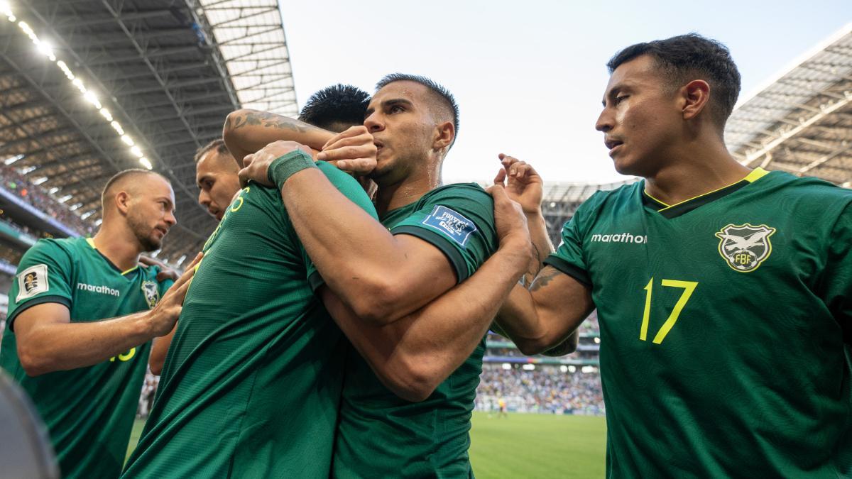 Bolivia remonta a Surinam y buscará ante Irak el cupo al Mundial