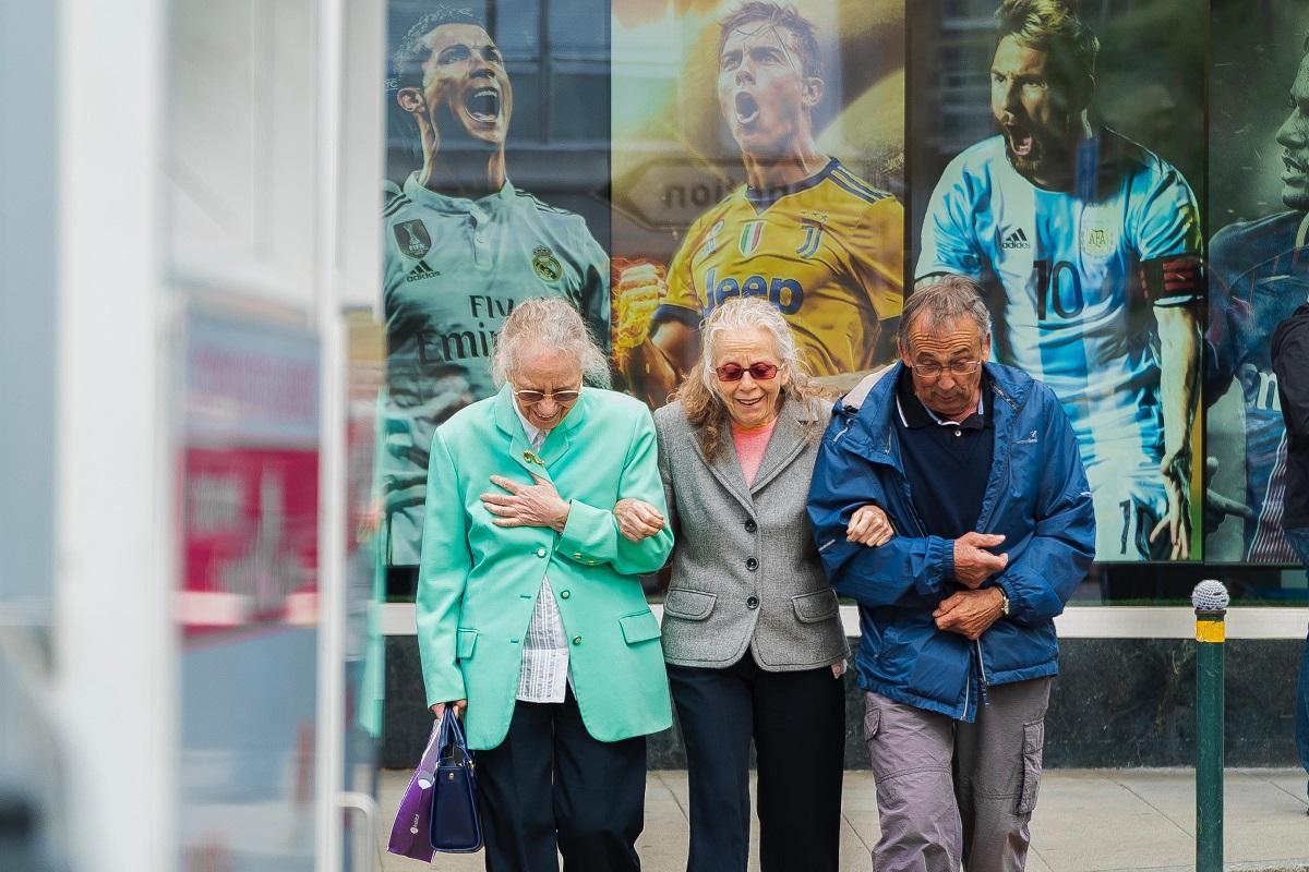 La alimentación, el ejercicio físico y la socialización son claves para la prevención del Alzheimer.