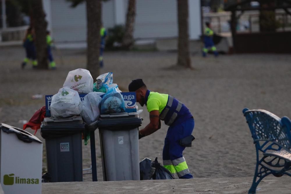 Así quedaron las playas tras la Noche de San Juan.