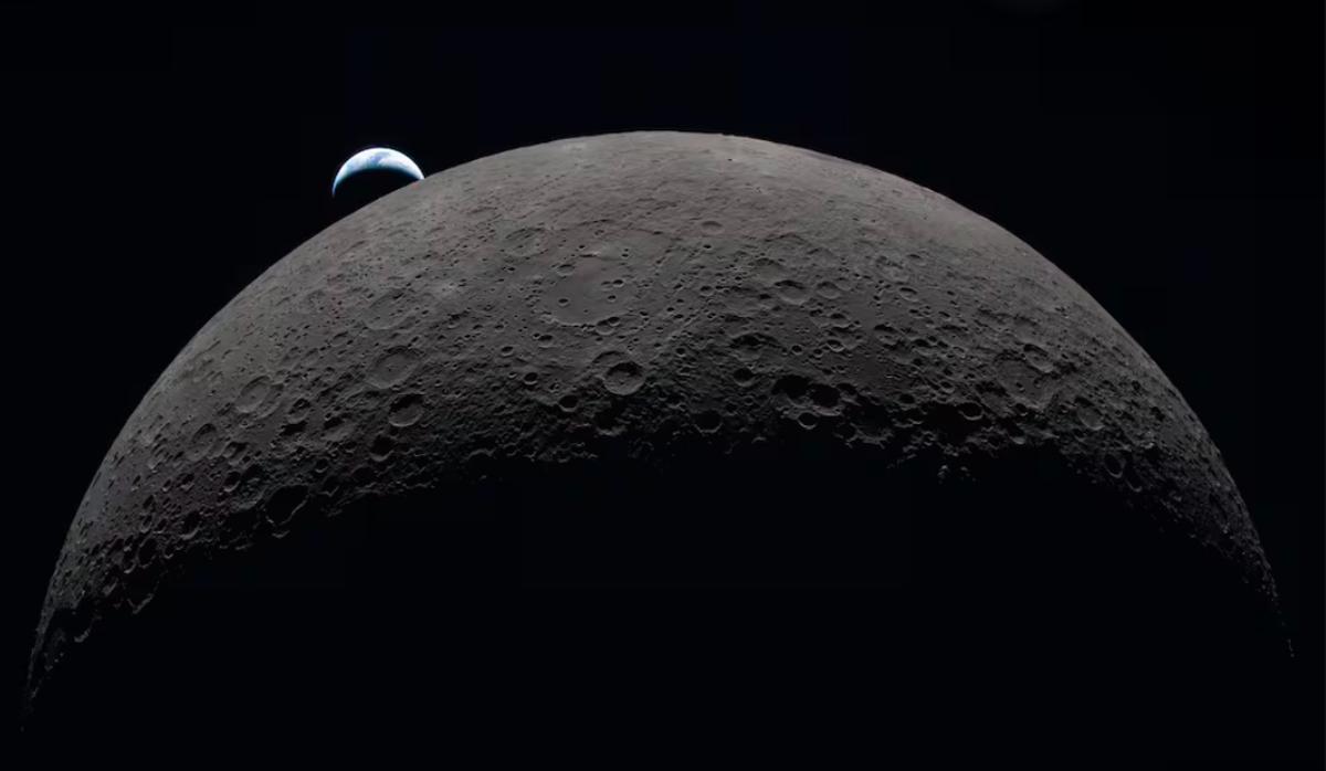 Foto capturada por la tripulación de Artemis 2 durante su viaje alrededor del lado oculto de la luna.