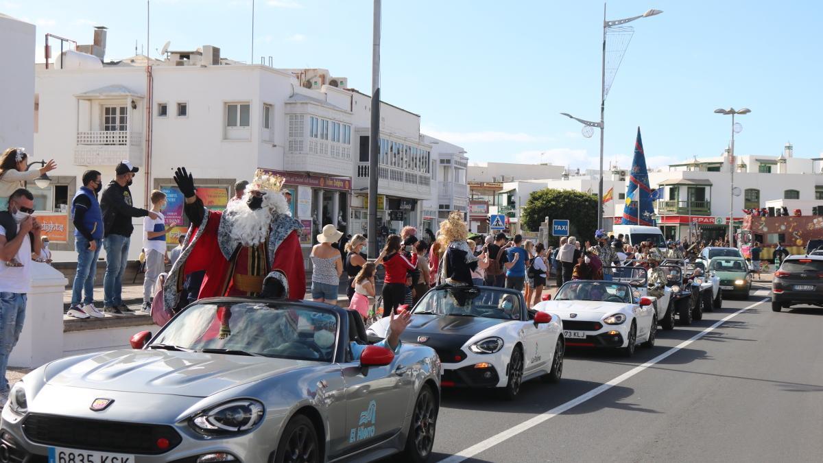 Los Reyes Magos en la localidad turística de Playa Blanca.