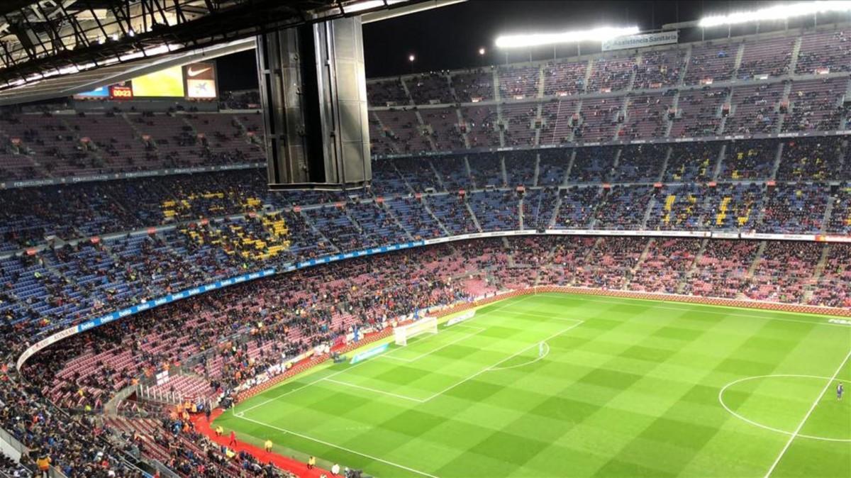 La imagen de LaTDP refleja la poca asistencia del Camp Nou