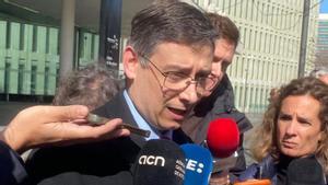 L’advocat de la fundació Abogados Cristianos, que representa el pare de la sol·licitant de l’eutanàsia, a la Ciutat de la Justícia. | EUROPA PRESS