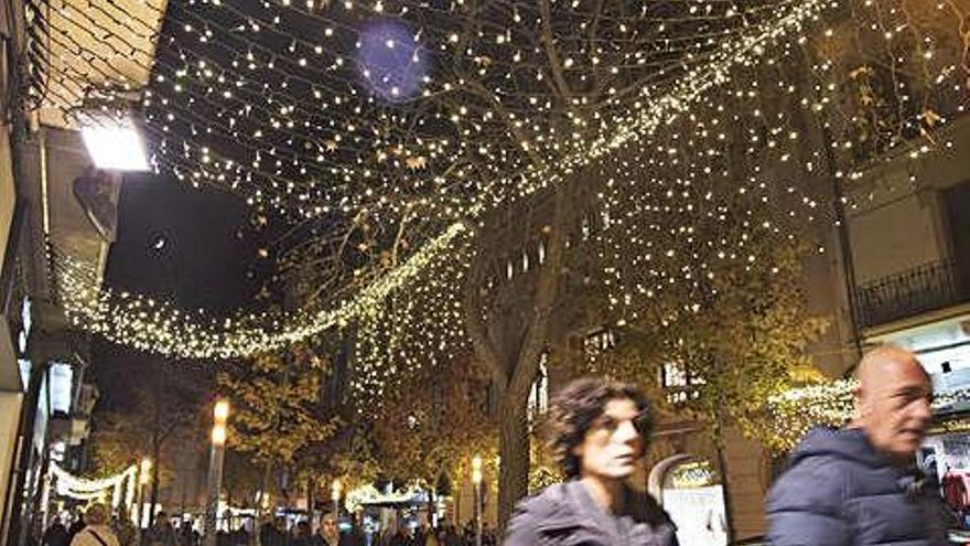 Ill·luminació al carrer d&#039;Àngel Guimerà d&#039;aquestes festes de Nadal