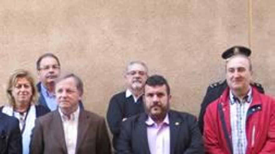 Moragues traslada  el apoyo del Gobierno a la tamborada de Alzira