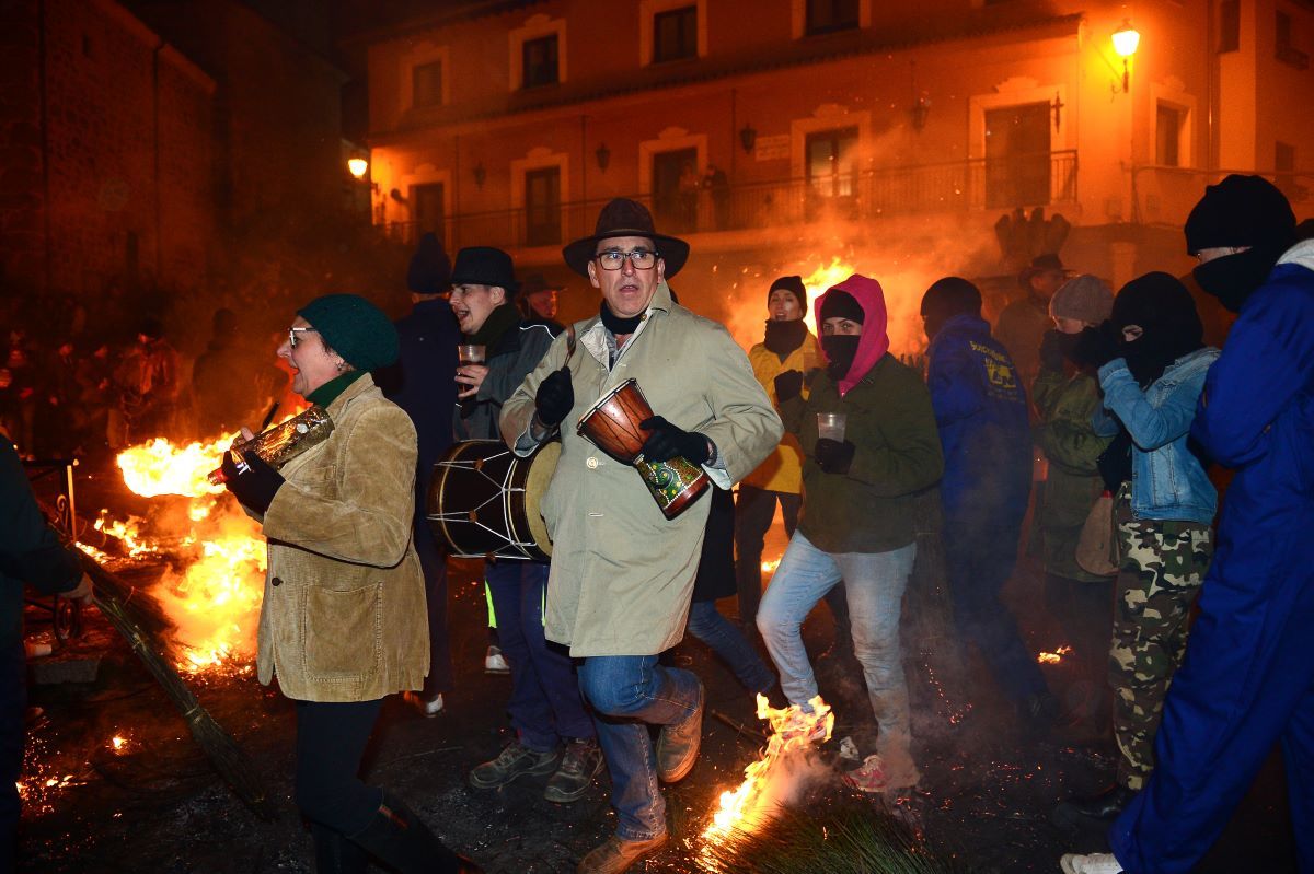 La provincia de Cáceres celebra el 'Día de la Pura' bajo el fuego