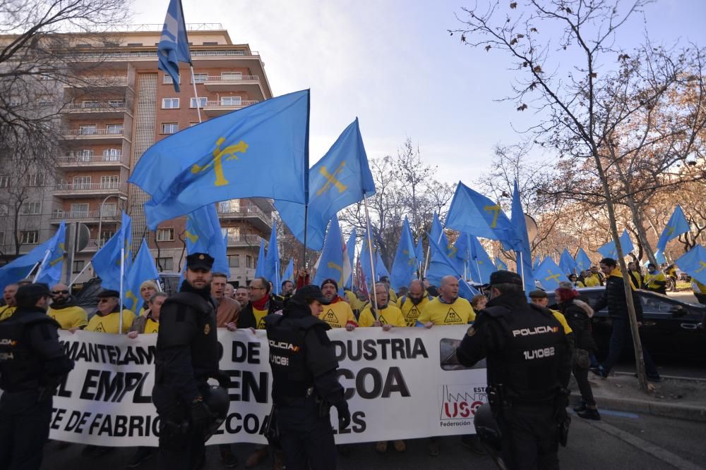 Manifestación de trabajadores de Alcoa en Madrid