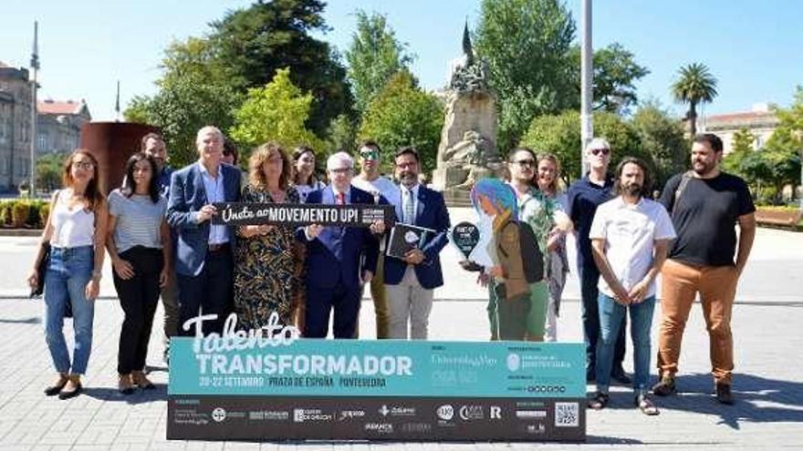 Presentación del Pont-Up Store en la Praza de España. // G.S.