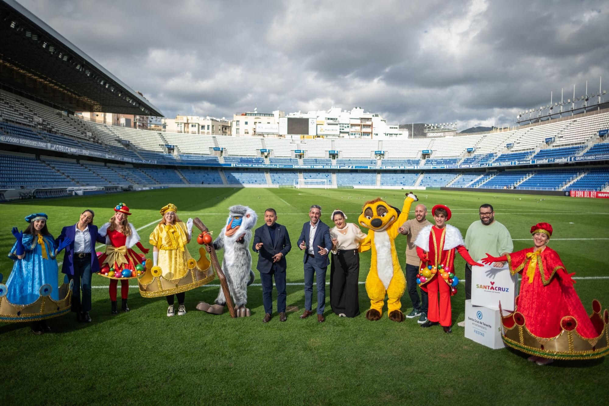 Presentación del espectáculo de bienvenida y la cabalgata de Reyes Magos en Santa Cruz de Tenerife.

