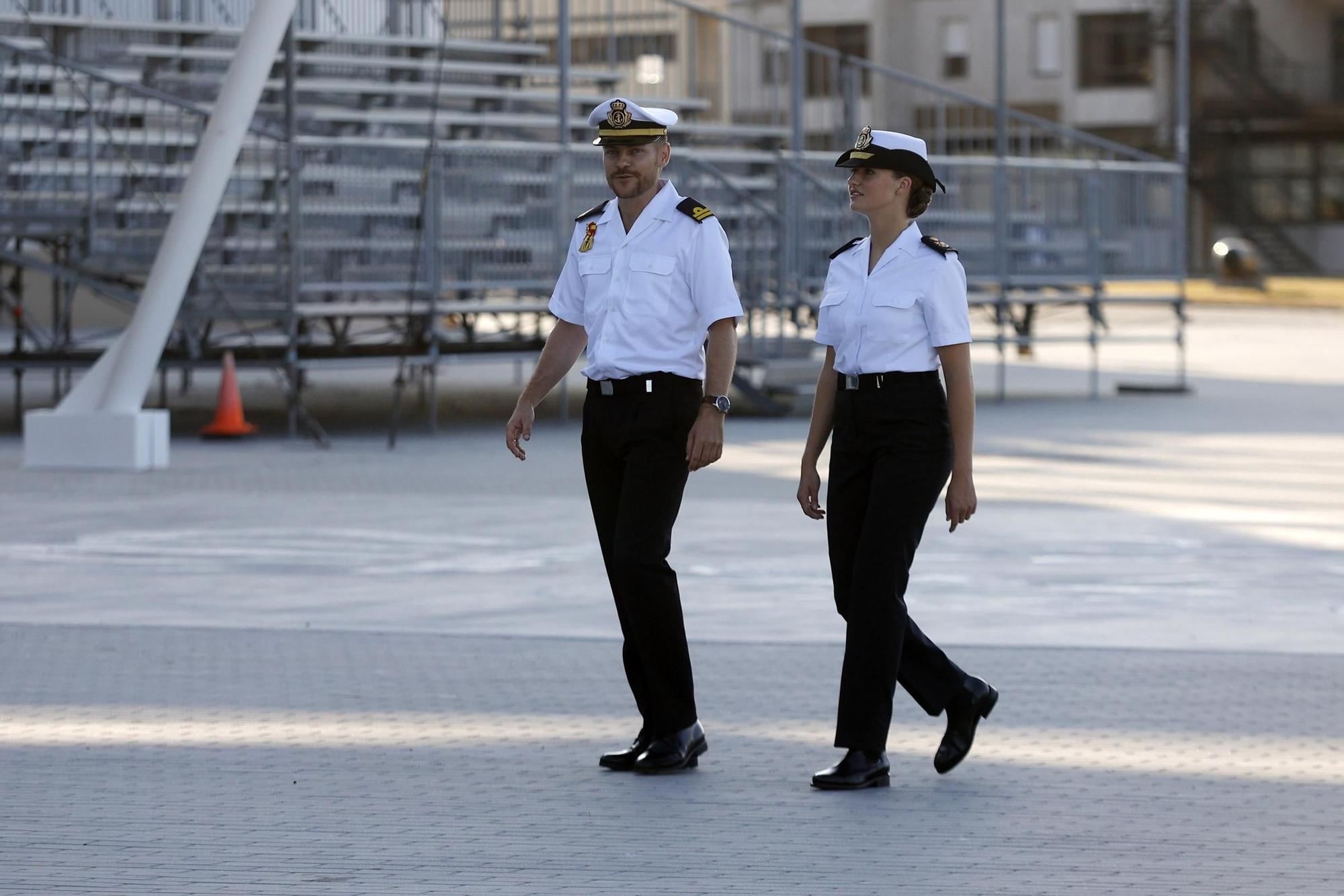 Leonor conoce de primera mano la Escuela Naval de Marín