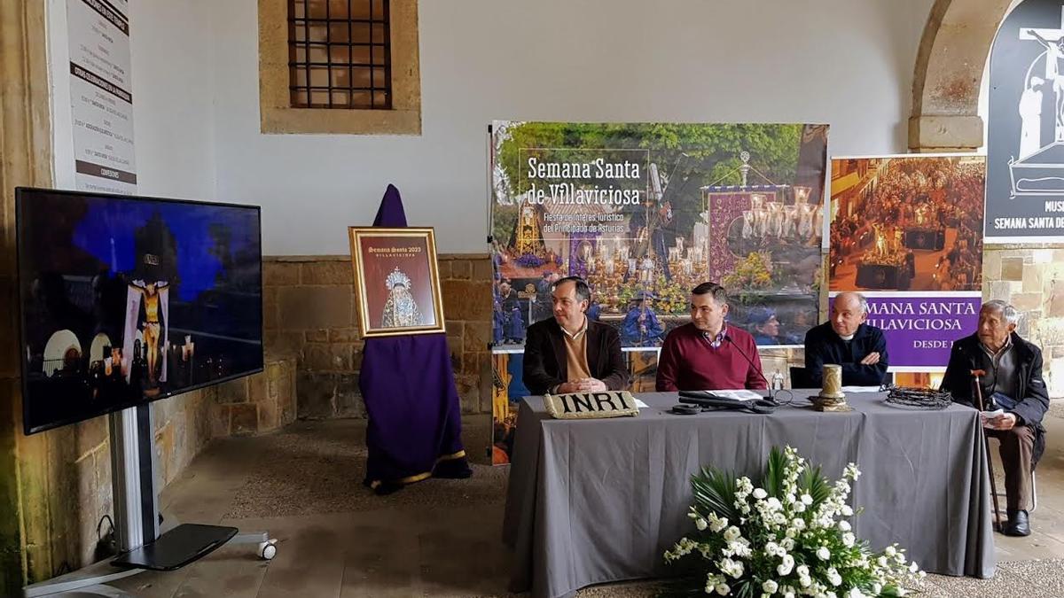 Desde la izquierda, Alejandro Vega, Nicolás Rodríguez, Gonzalo José Suárez y Ángel Hevia, durante la presentación de la programación de la Semana Santa de Villaviciosa.