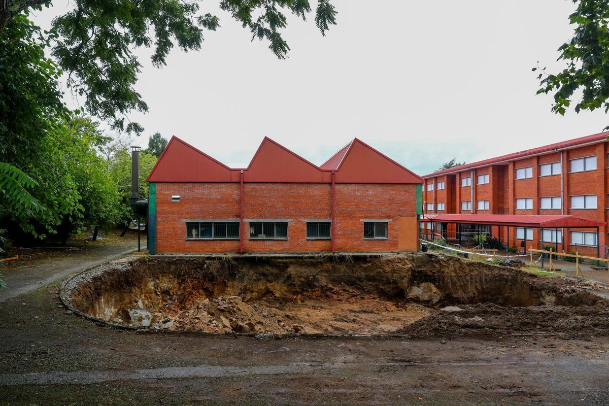 Excavación realizada junto a los talleres del CIFP Fontecarmoa.