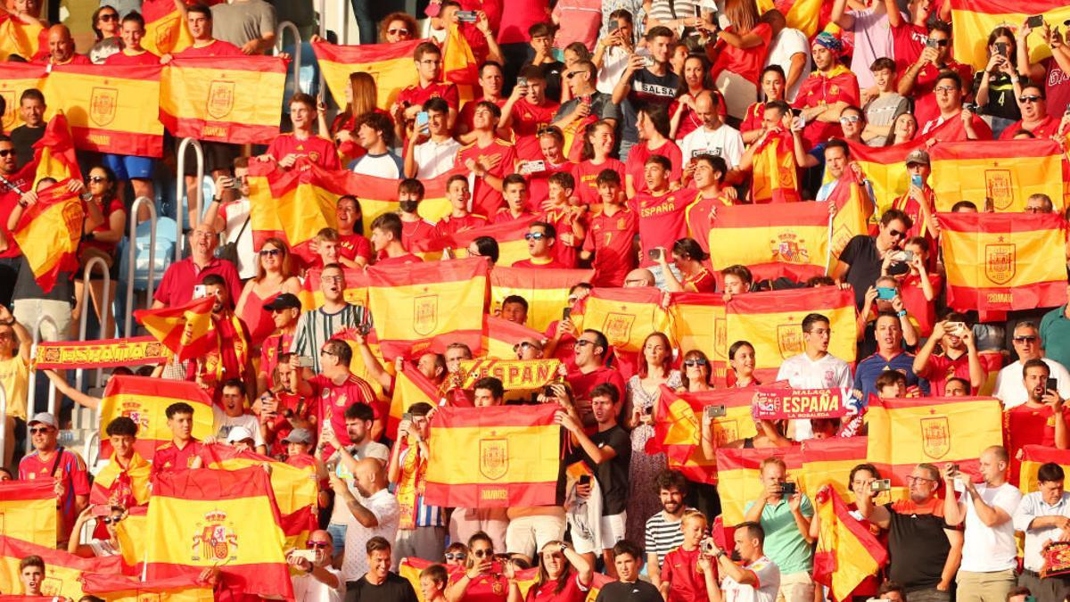 La generación perdida de 'La Roja' llama a la puerta de Luis de la Fuente