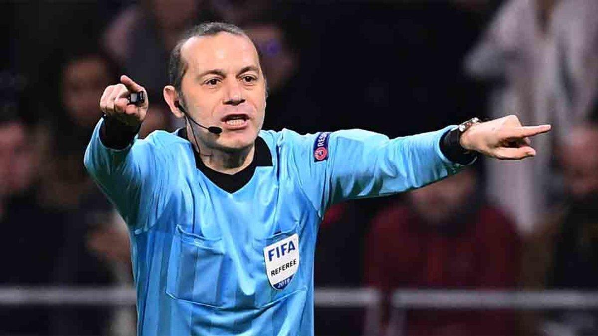 Cakir pitará al Barcelona en Anfield