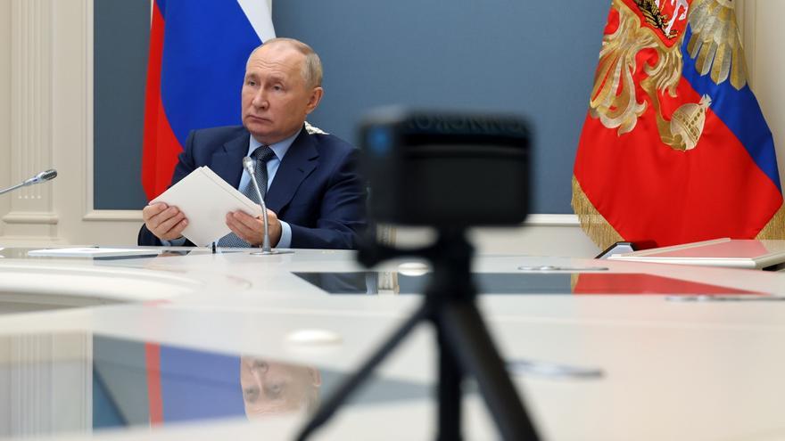 Putin admite que &quot;hay que pensar en cómo detener la tragedia&quot; en Ucrania.