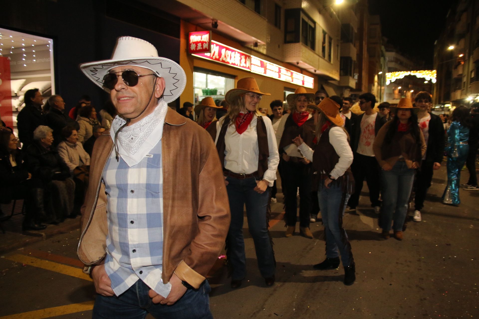 GALERÍA I Así ha sido la Cabalgata del Ninot de Burriana