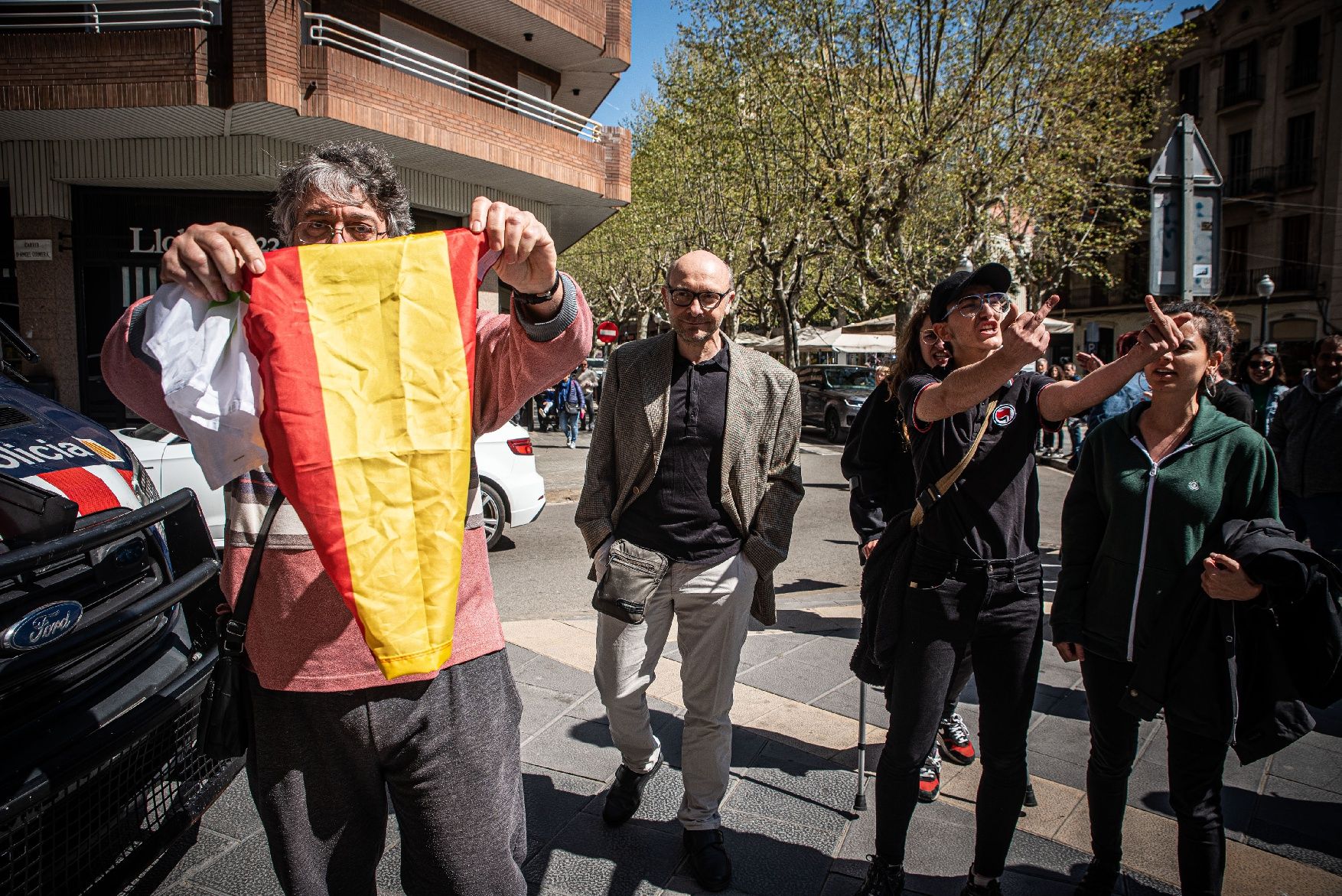 Antifeixistes protesten en l'acte de campanya de Vox a Cris Rei