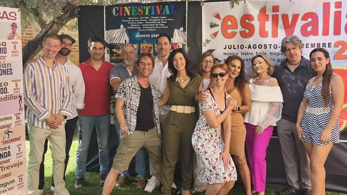 Pepe Viyuela encabeza el cartel de actividades culturales que llegarán a 77 pueblos de Cáceres este verano