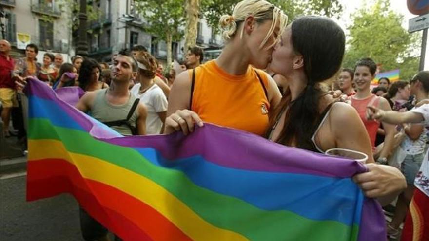 Denuncian un caso de discriminación a una pareja de madres lesbianas