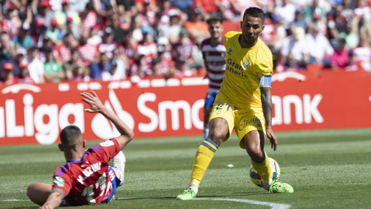 Jonathan Viera, en el partido de la UD que enfrentó al Granada en el Nuevo Los Cármenes