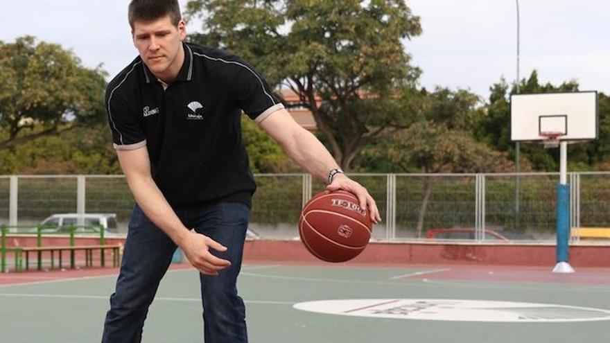 Jack Cooley, durante su presentación oficial con el Unicaja en Los Guindos.