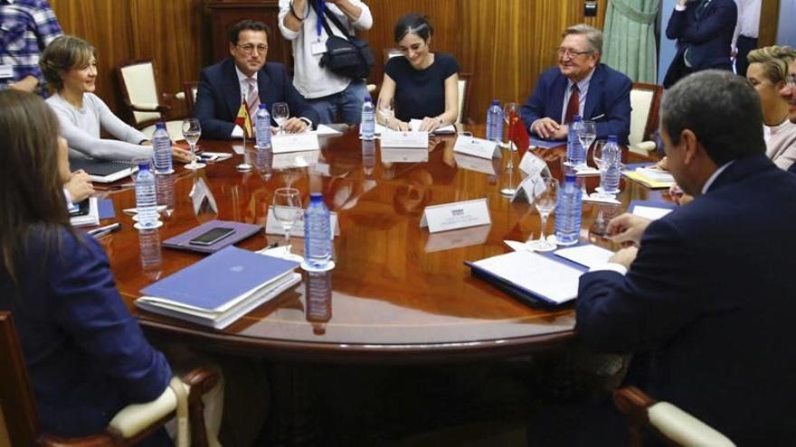 La reunión se celebró ayer en el ministerio de Agricultura durante tres horas.