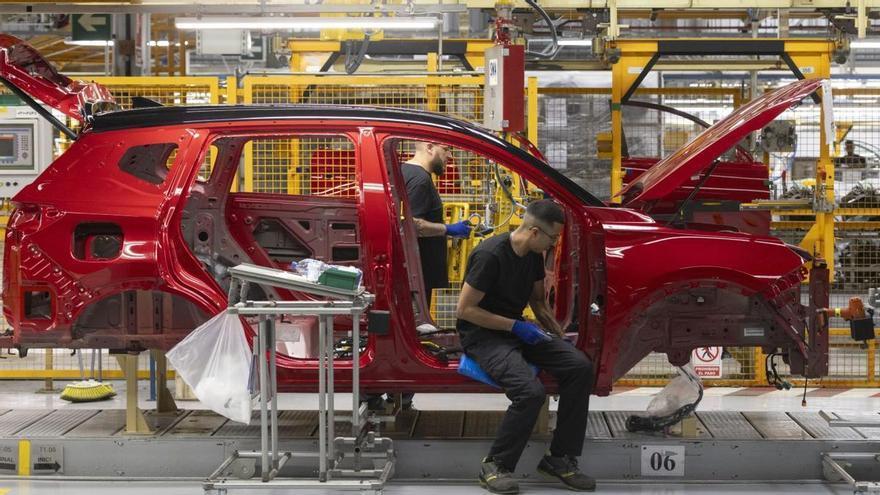 El Govern reactiva les ajudes per a la compra de cotxes elèctrics