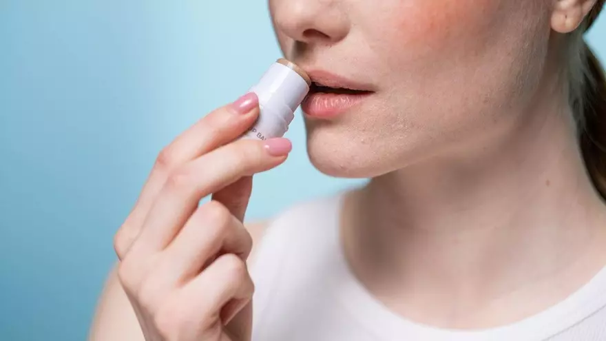 Los bálsamos labiales más recomendados por las usuarias para lucir unos labios jugosos y protegidos