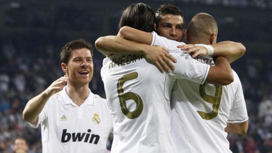 Cristiano Ronaldo celebra un gol con sus compañeros.