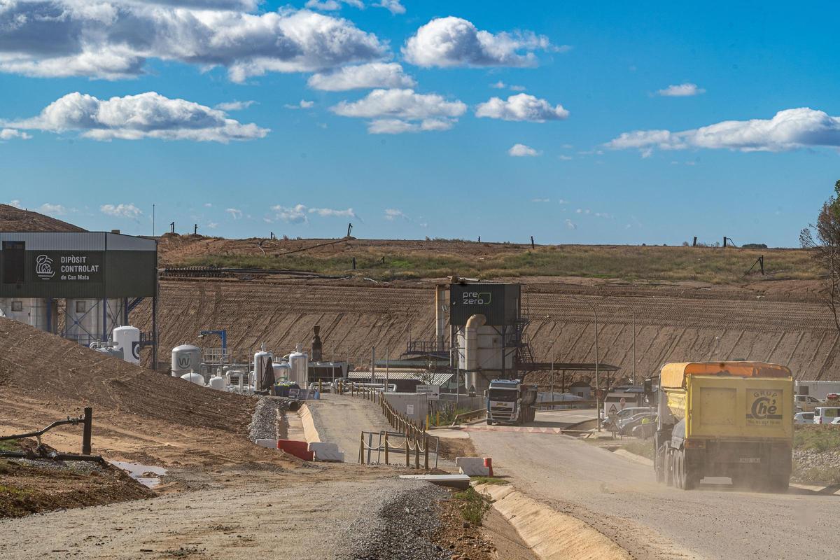 INAUGURACIÓN DE LA PLANTA DE PRODUCCIÓN DE BIOMETE AL DIP“SIT CONTROLADO DE CAN MATA DE LOS HOSTELETOS DE PIEROLA