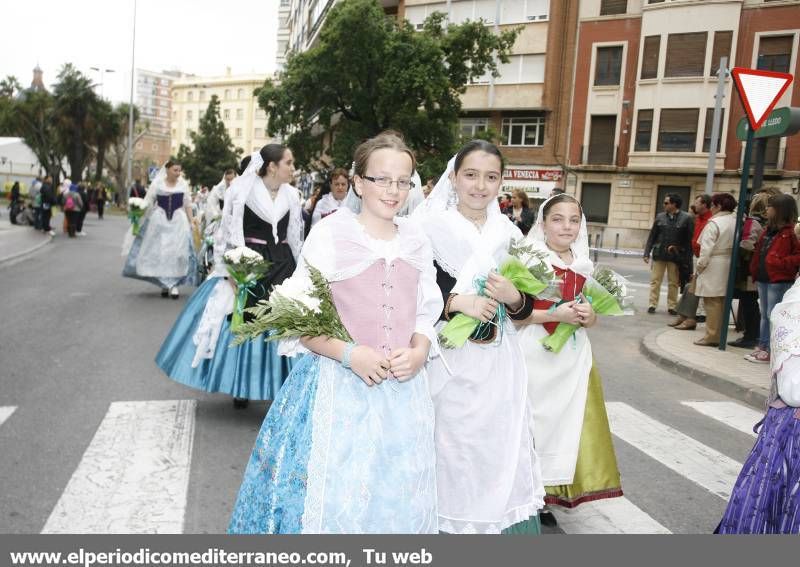 Galería de fotos --  La Ofrenda de Flores pudo con el frío y el viento