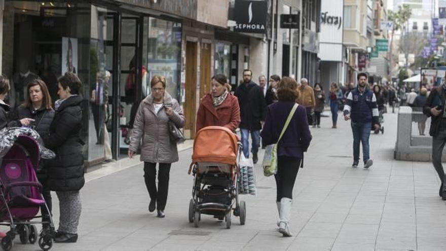 Echávarri rechaza que el comercio abra los domingos en Navidad, Semana Santa y verano