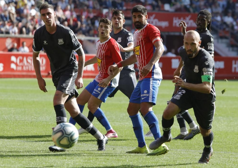 El Sporting 1 Alcorcón 3 en imágenes