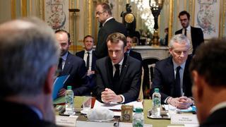 Macron no convence pero logra dividir a los 'chalecos amarillos'