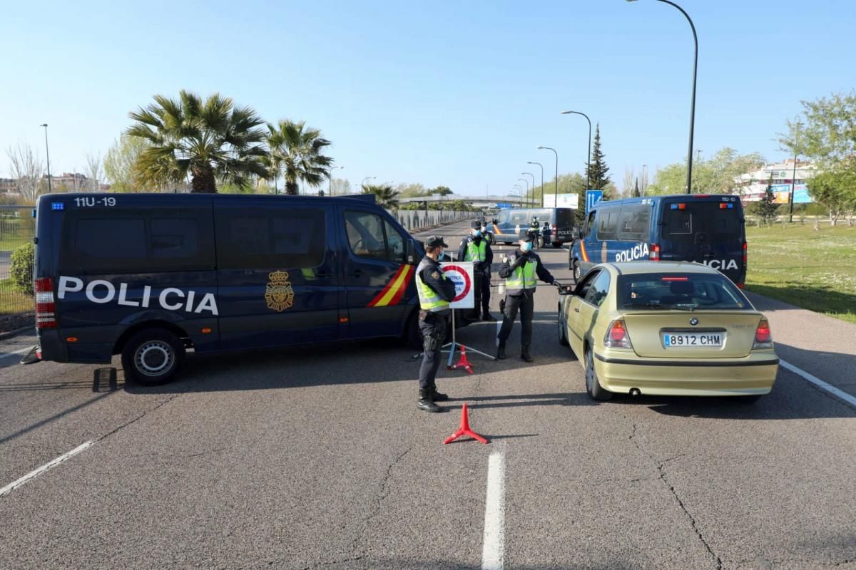 Control policial en al salida de la carretera a Huesca