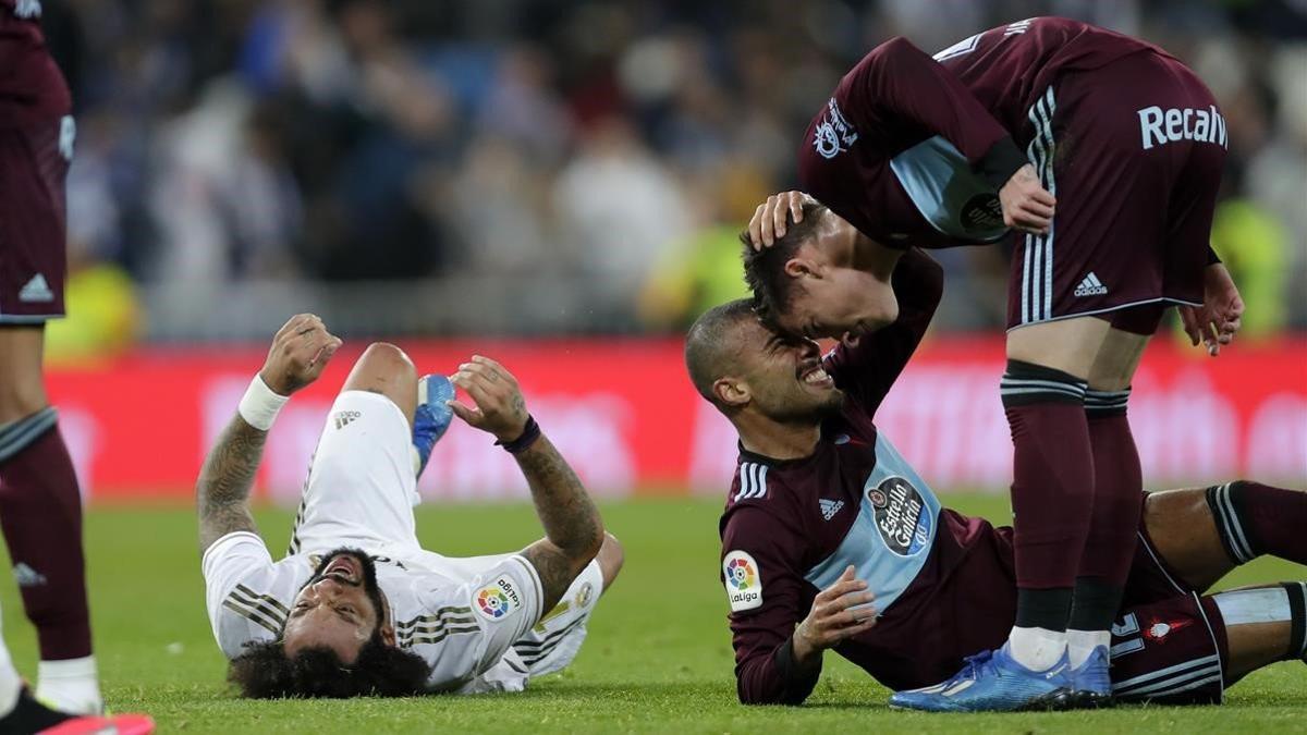 Rafinha y Santi Mina celebran el empate ante un enfadado Marcelo.