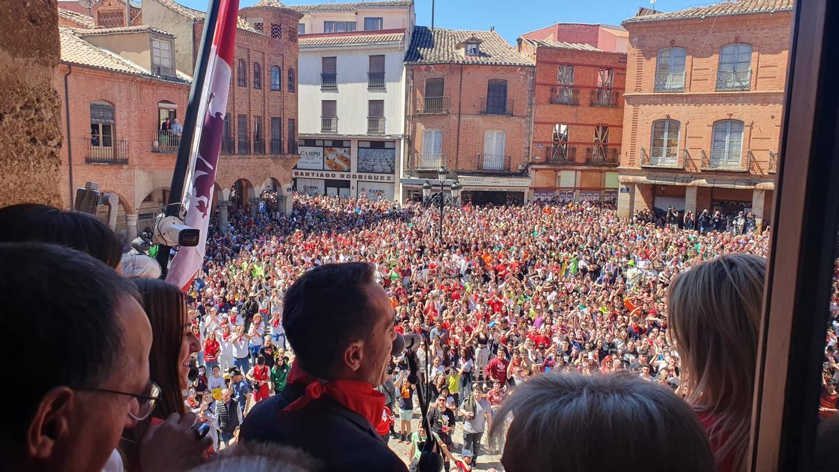 Luciano Huerga en las fiestas de La Veguilla: Toro Enmaromado de Benavente