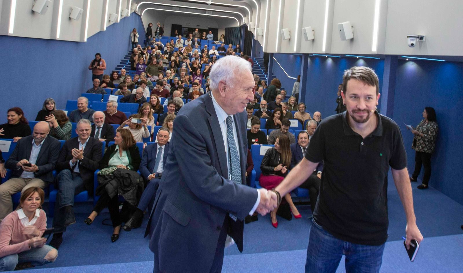 Así ha sido el cara a cara entre García-Margallo y Pablo Iglesias en el Club INFORMACIÓN