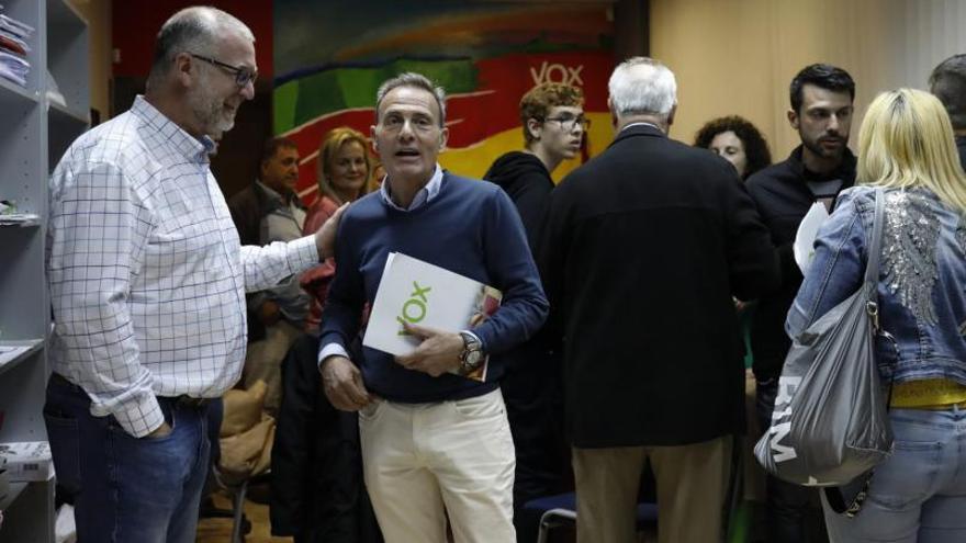 Javier Eguaras celebra los resultados en la sede de Vox. | Ana Burrieza