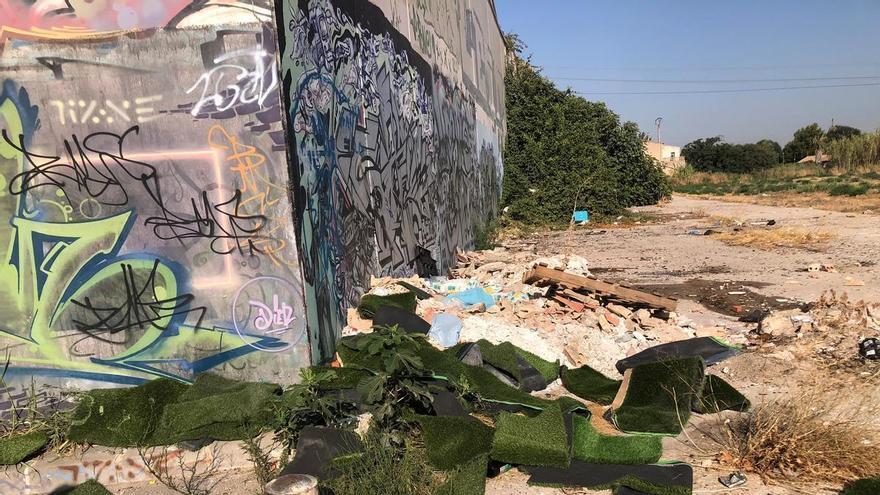 Asaltan de noche un colegio de Murcia y hacen destrozos en el patio de Infantil