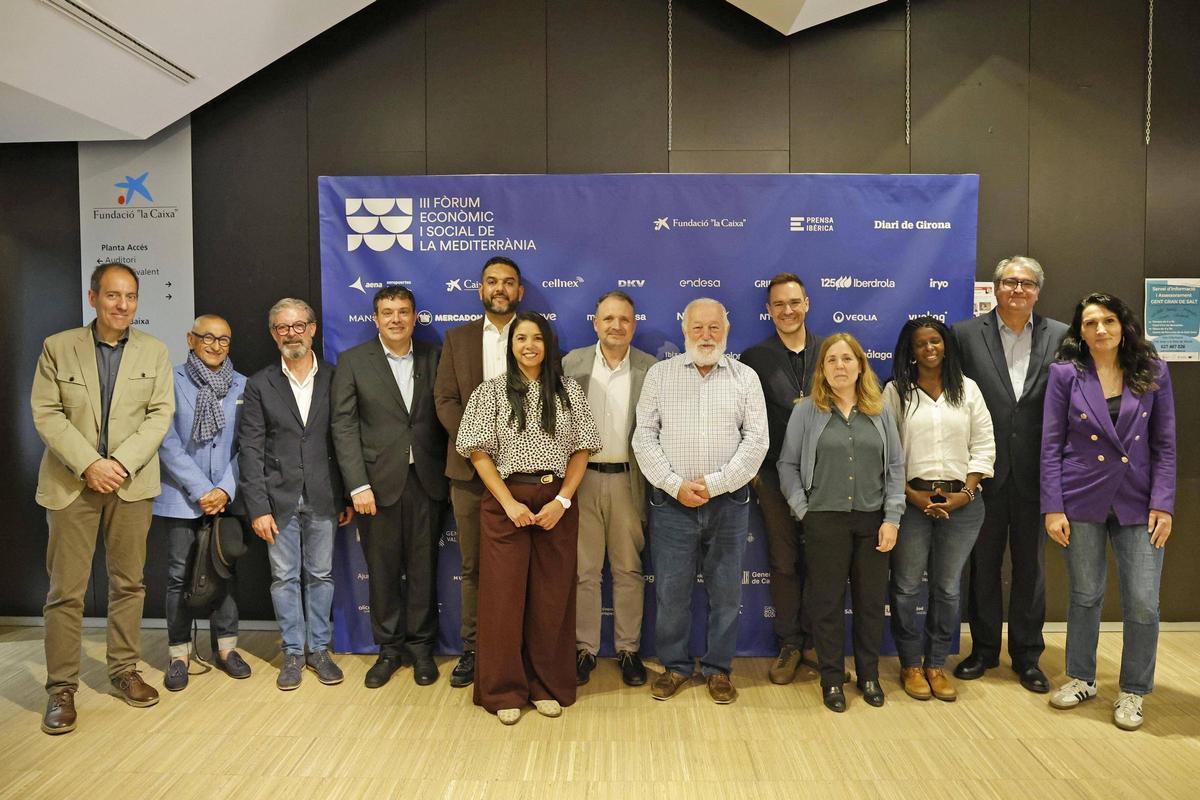 Els ponents, els membres del Consell de Girona del Fòrum Econòmic i Social del Mediterrani i autoritats.