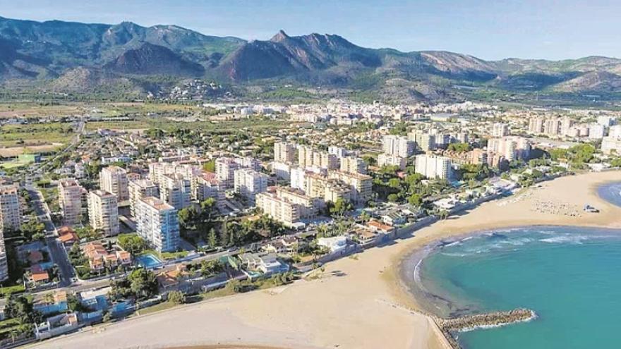 Fotografía desde el aire de Benicàssim, en la que se puede contemplar una gran parte de su término municipal.