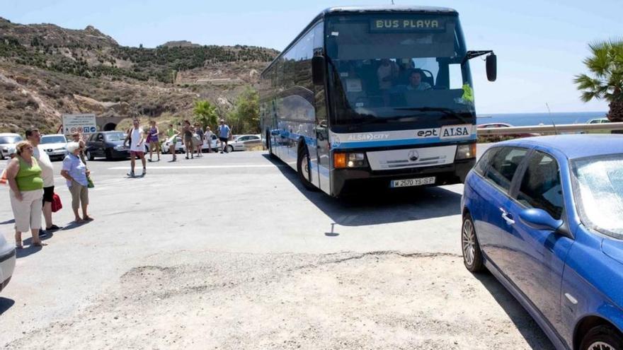 Un autobús volverá a unir Cala Cortina y El Portús a partir de este viernes